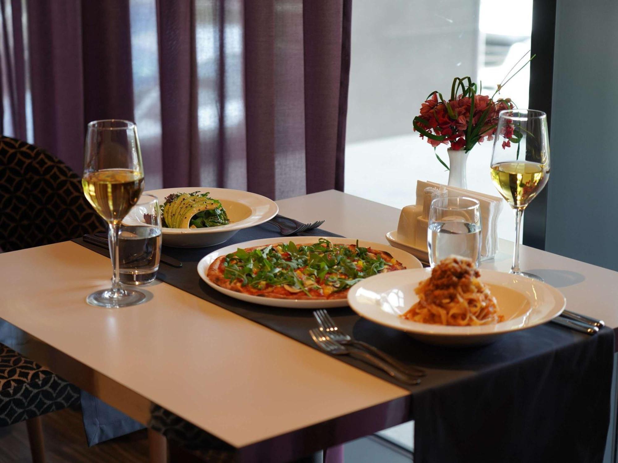 Mercure Almaty City Center מראה חיצוני תמונה